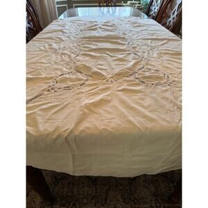 Vintage White Oval Tablecloth 62x98 Cutwork & Embroidery Elegant Formal